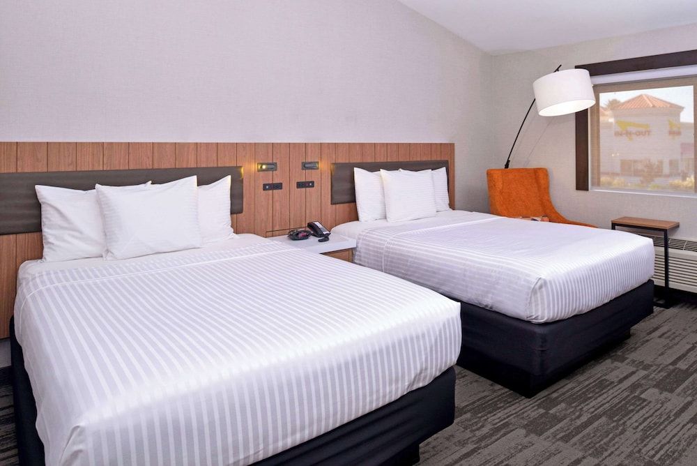 Standard Room, 2 Queen Beds, Non Smoking