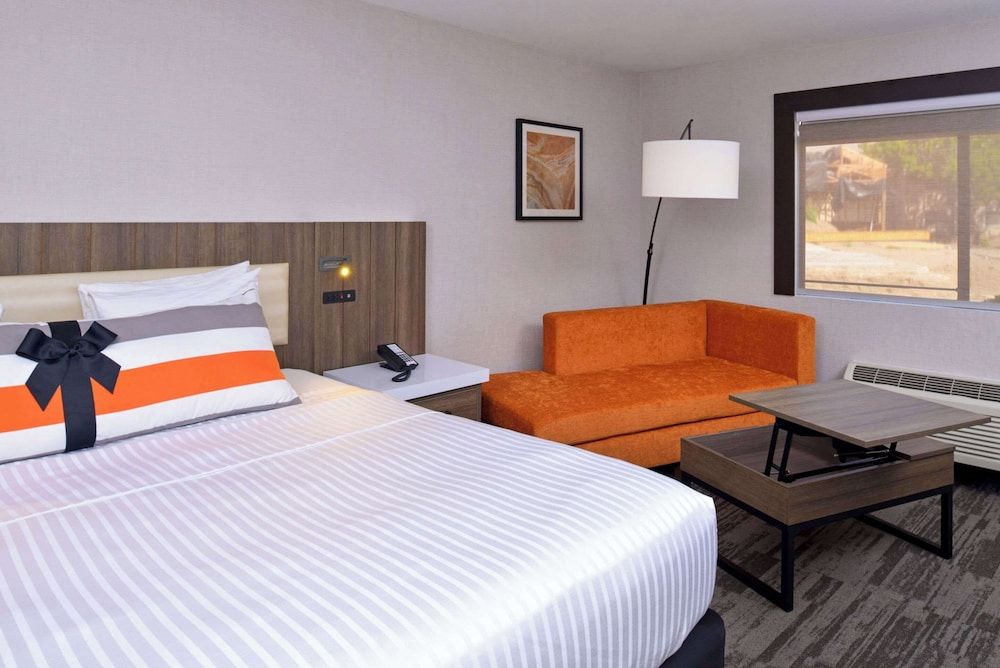 Standard Room, 1 King Bed, Non Smoking