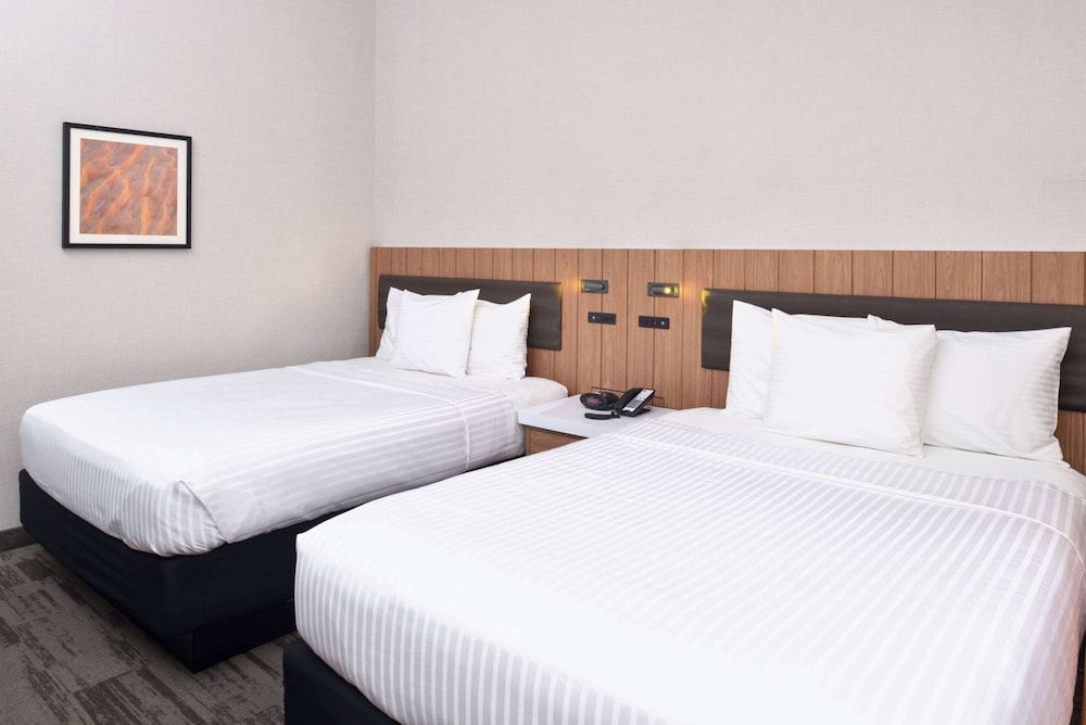 Room, 2 Queen Beds, Accessible, Non Smoking