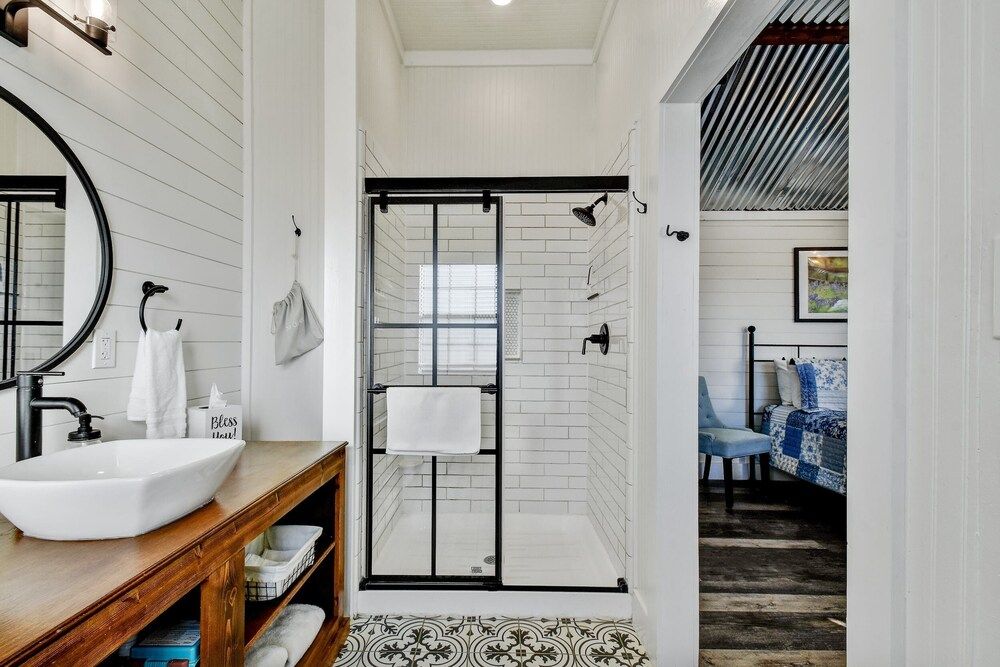 Bonny Bluebonnets Cottage With Stunning Hill Country Views Cottage, 2 Queen Beds, Patio 6