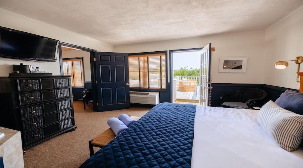 Widows Walk Suite