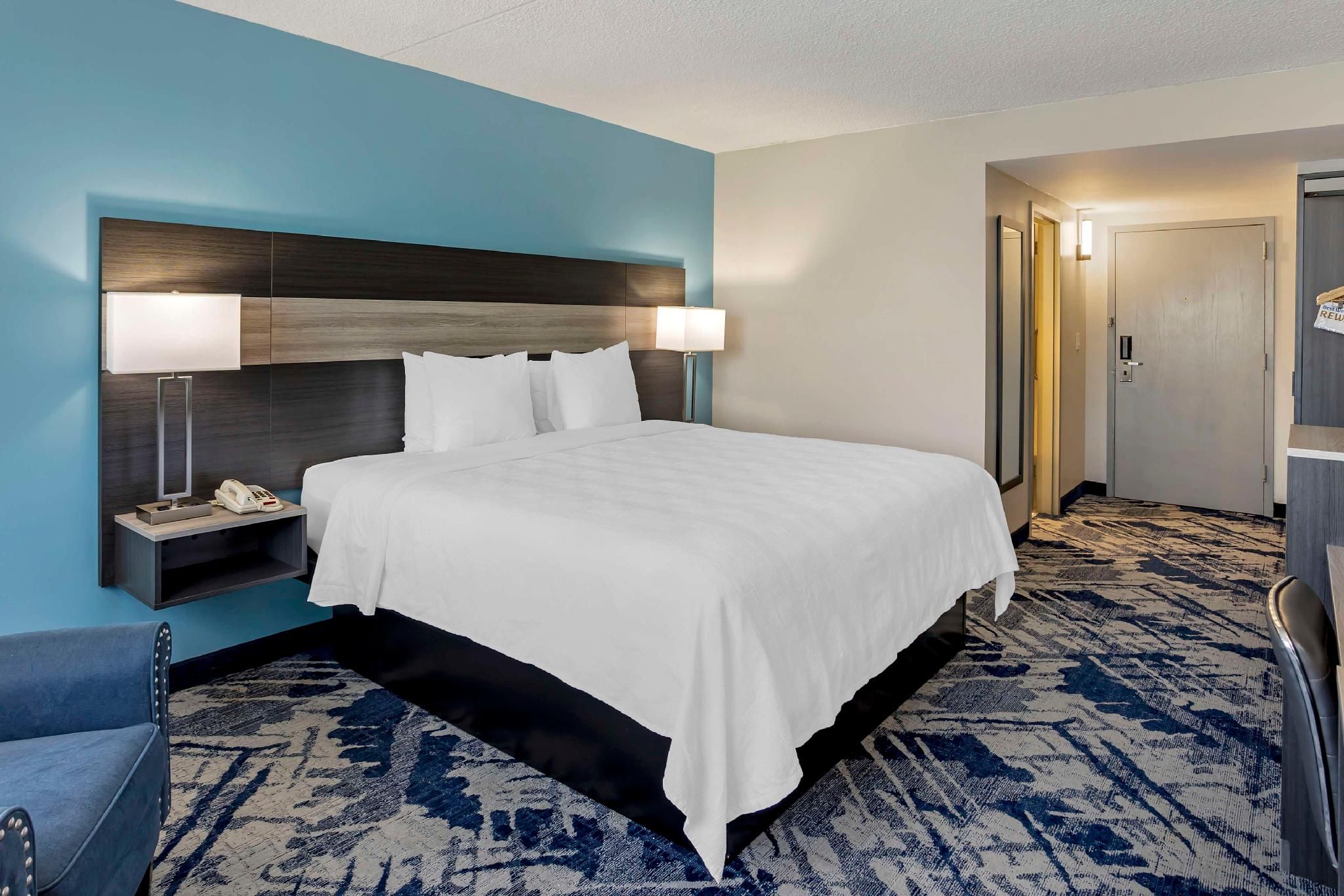 Accessibility - 1 King, Bathtub, Nonsmoking