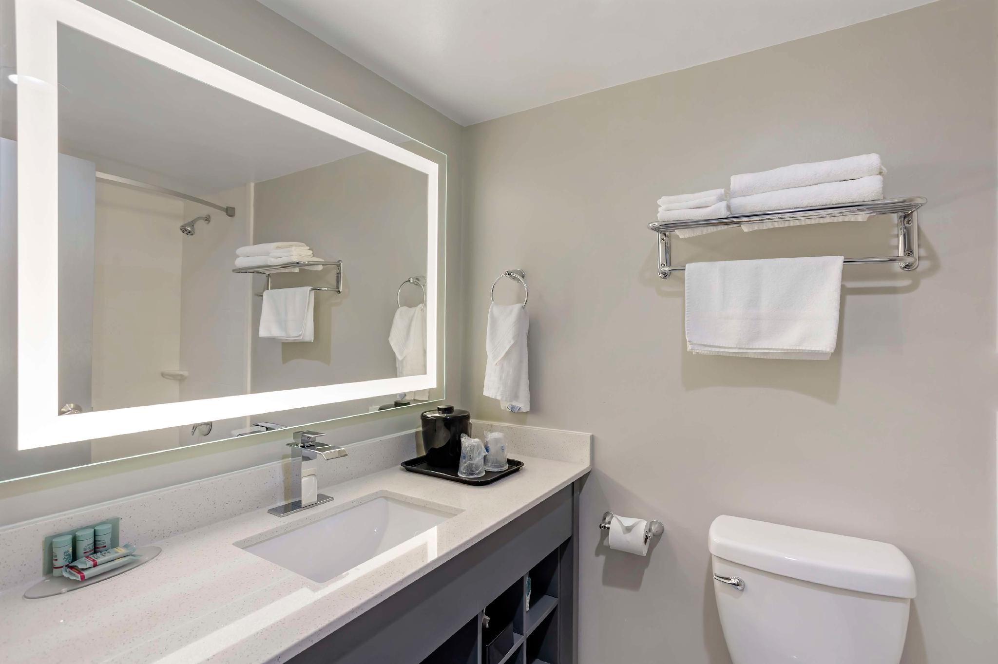 2 queen beds, nonsmoking