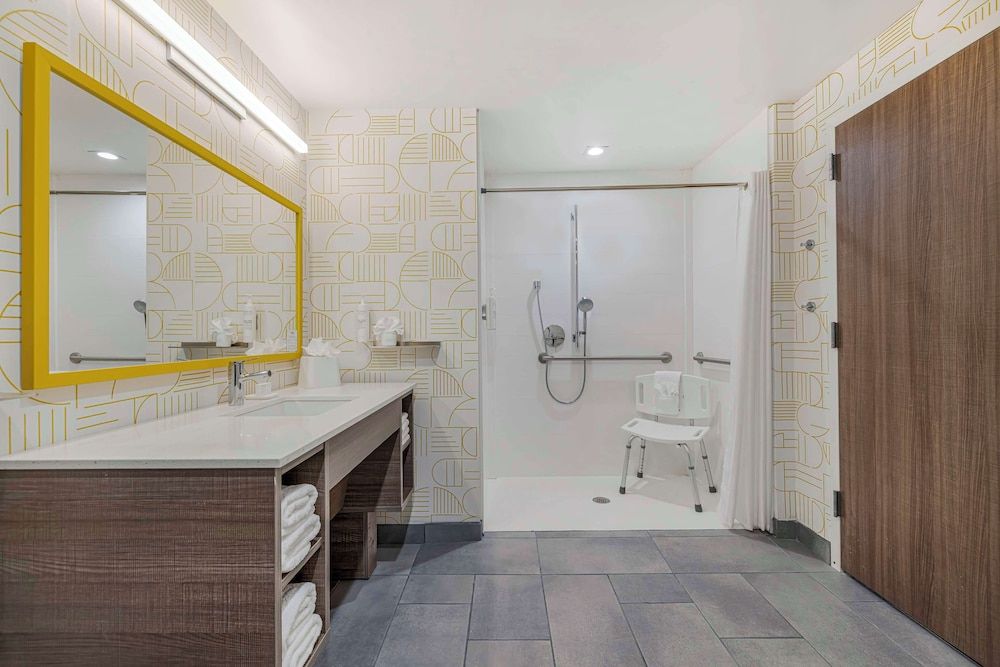 Home2 Suites By Hilton Colorado Springs Airport Studio Suite, 2 Queen Beds, Accessible, Bathtub 5