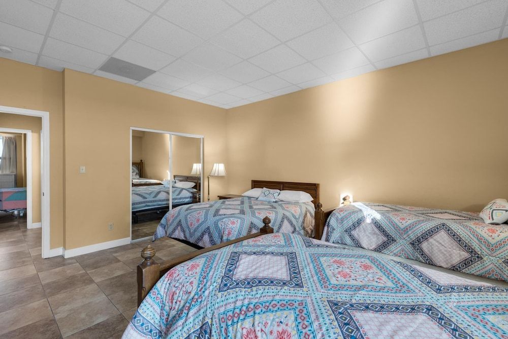 Apartment, Multiple Beds (Sans Souci unit 706)