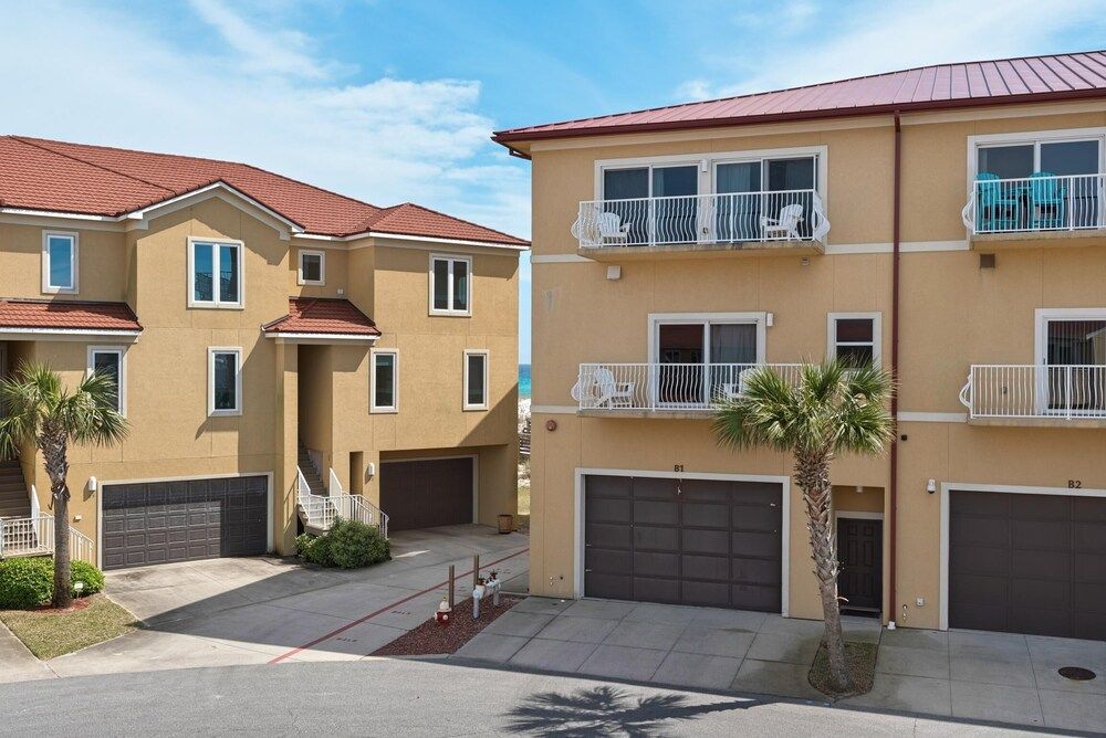 Regency Cabanas E1