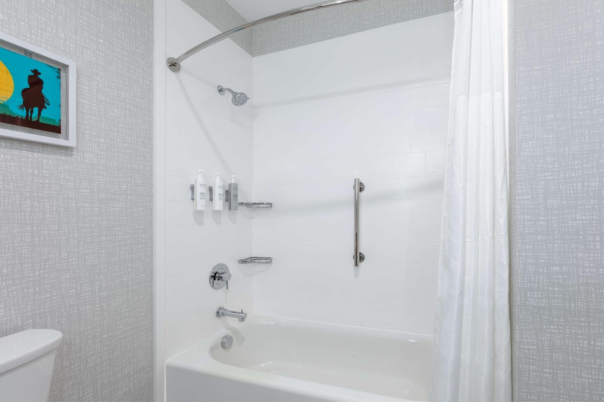 2 Queen W/Fridge/Microwave