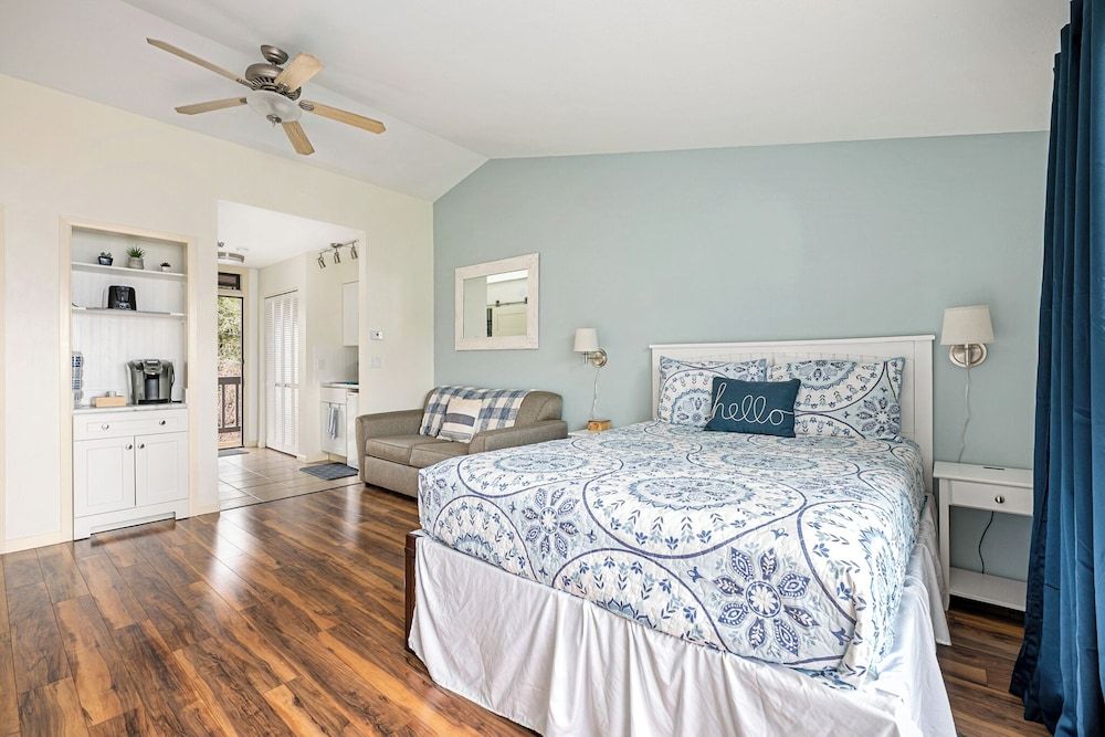 Signature Condo, 1 Queen Bed with Sofa bed (1)