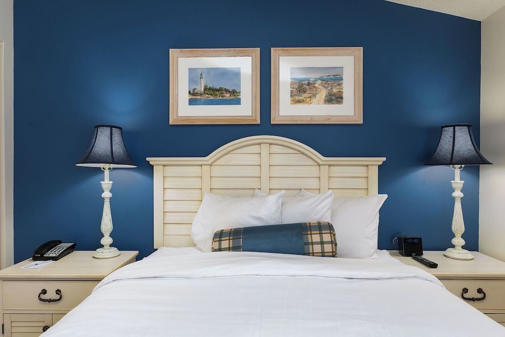 Signature Studio, 1 Queen Bed (1)