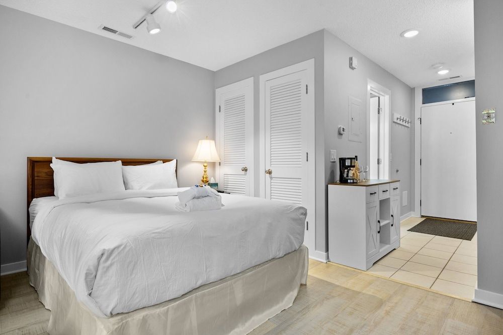 Signature Condo, 1 Queen Bed