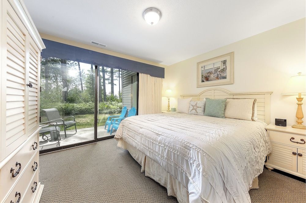 Signature Condo, 2 Bedrooms