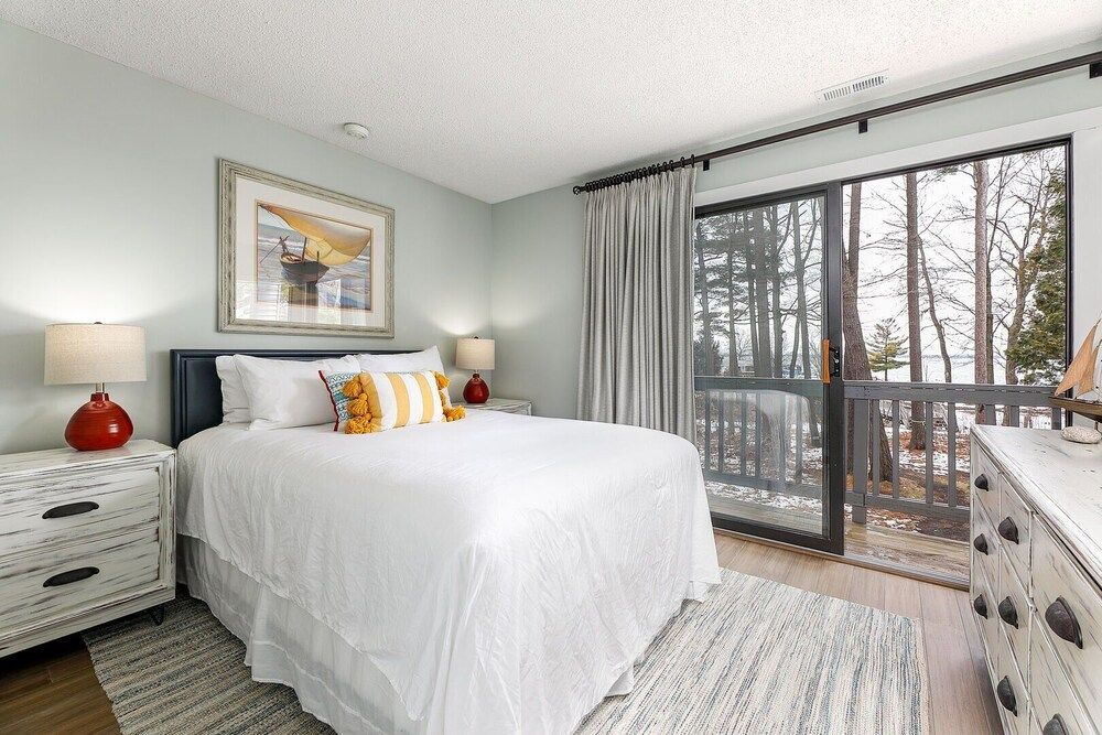 Signature Studio, 1 Queen Bed (2)