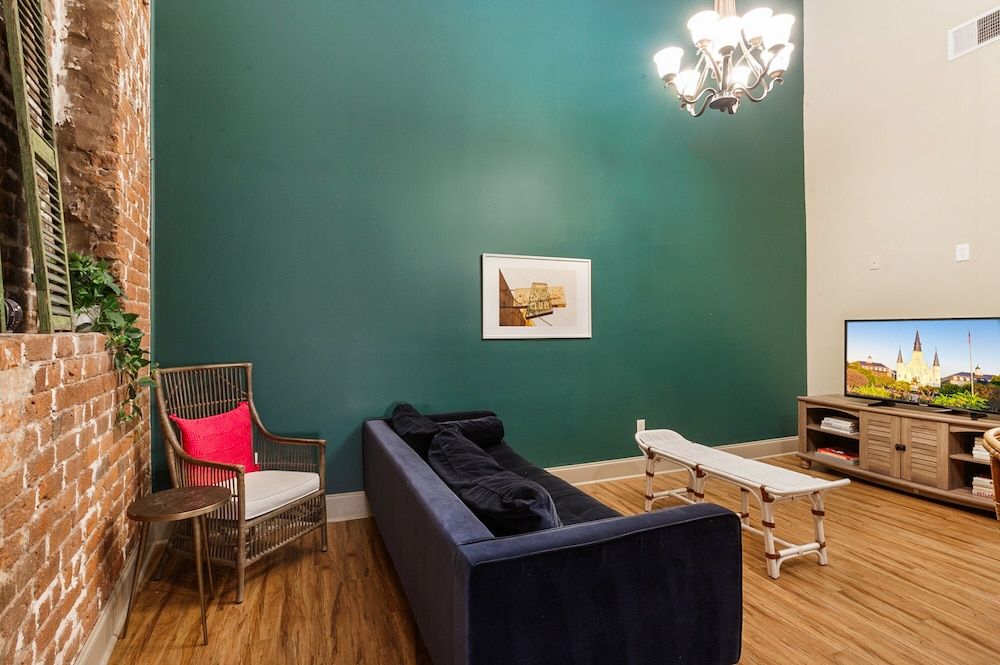 Luxury Condo, 1 Queen Bed, City View