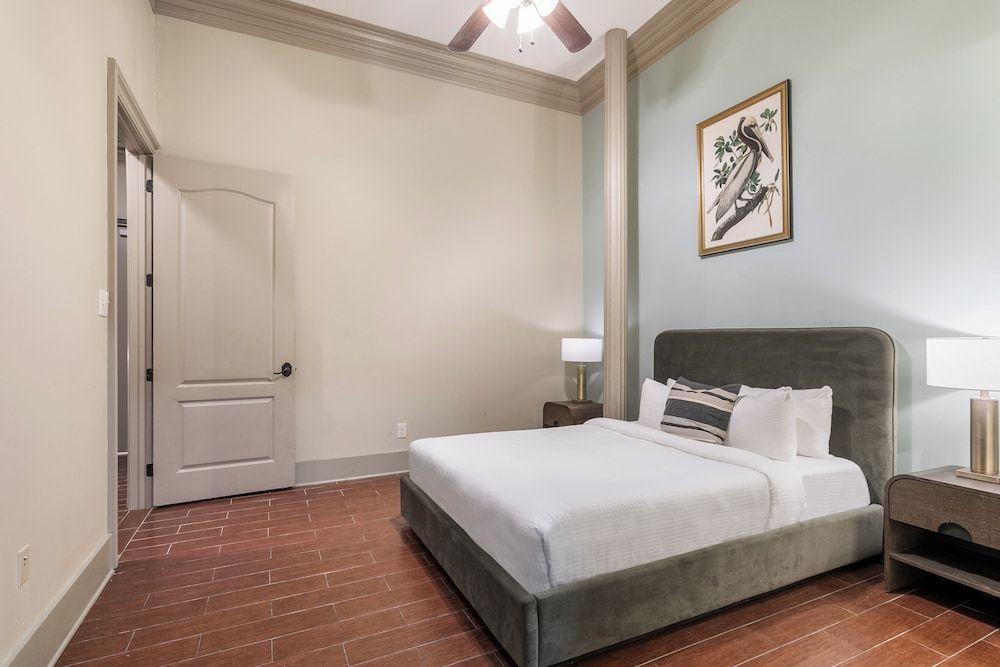 Signature Condo, 2 Bedrooms, Kitchenette, City View