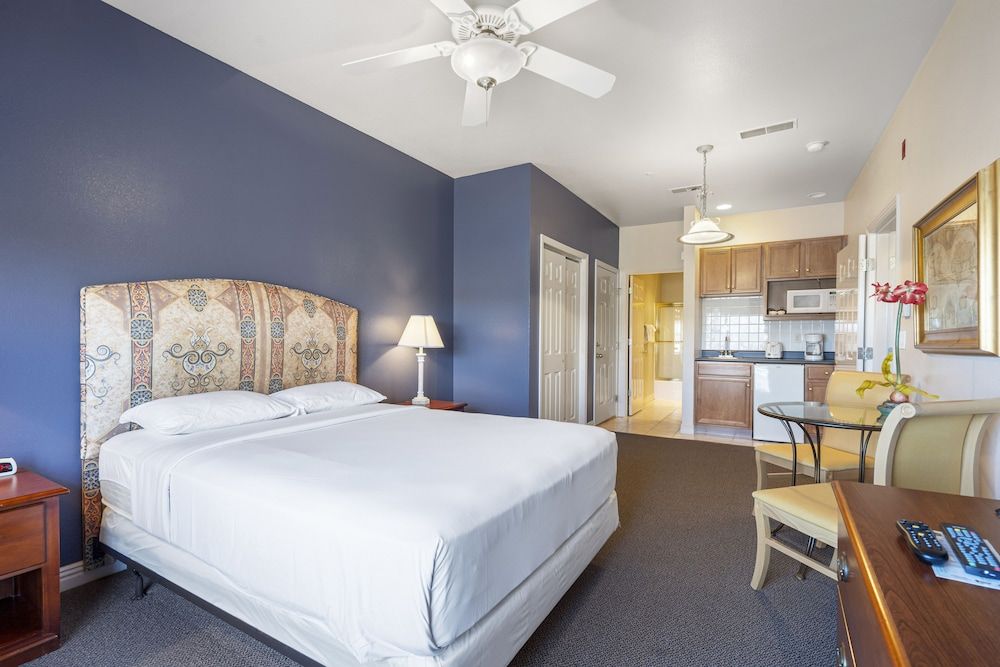 Rock Lane Resort & Marina Standard Condo, 2 Bedrooms, Lakeside