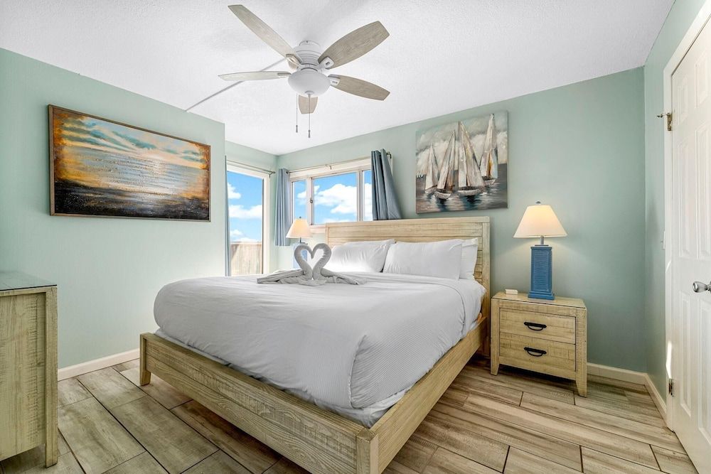 Condo, Multiple Beds (The Summit 1101)