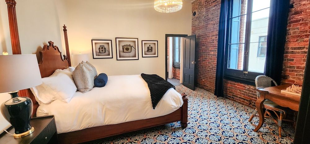 Speakeasy Suites Family Double Room, 2 Bedrooms, City View