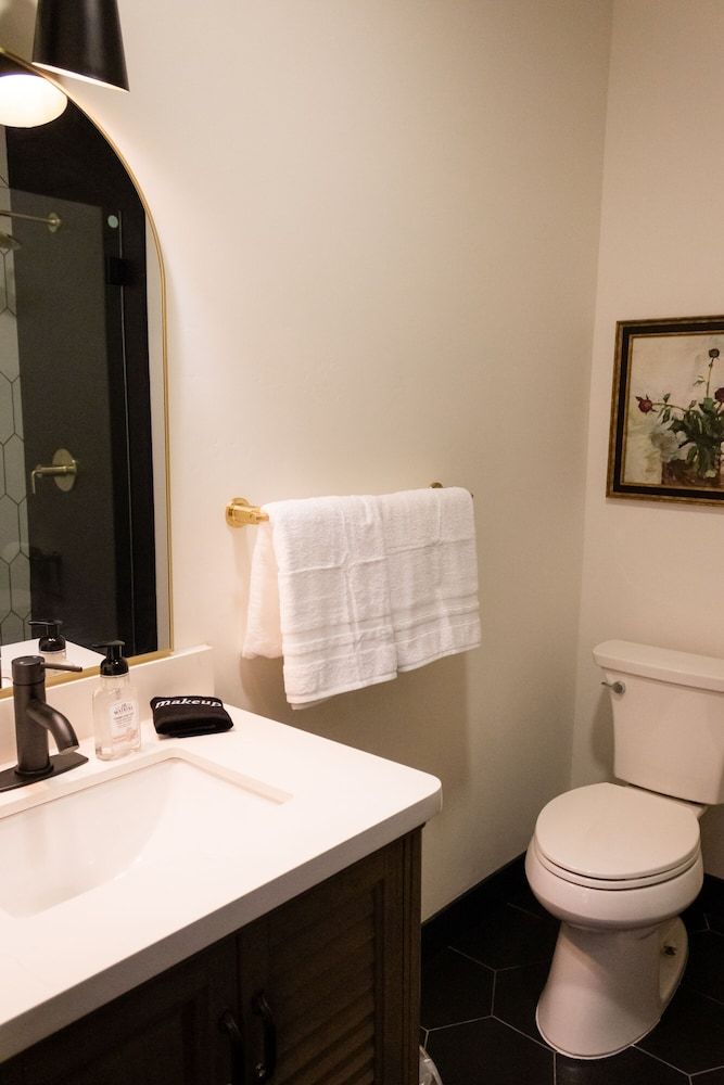 Speakeasy Suites Family Double Room, 2 Bedrooms, City View 7