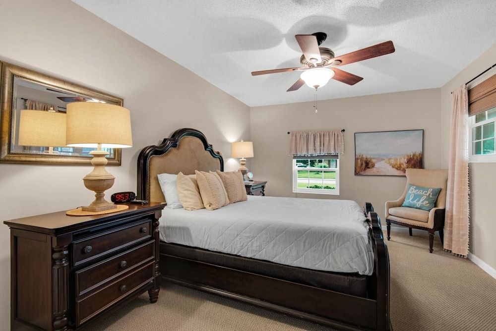 House, Multiple Beds (You, Me and The Sea)