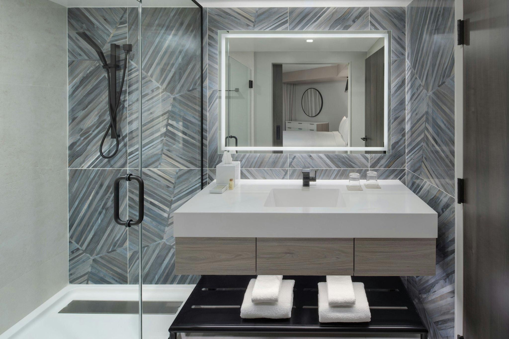 Oceanview, Guest room, 1 King, Balcony