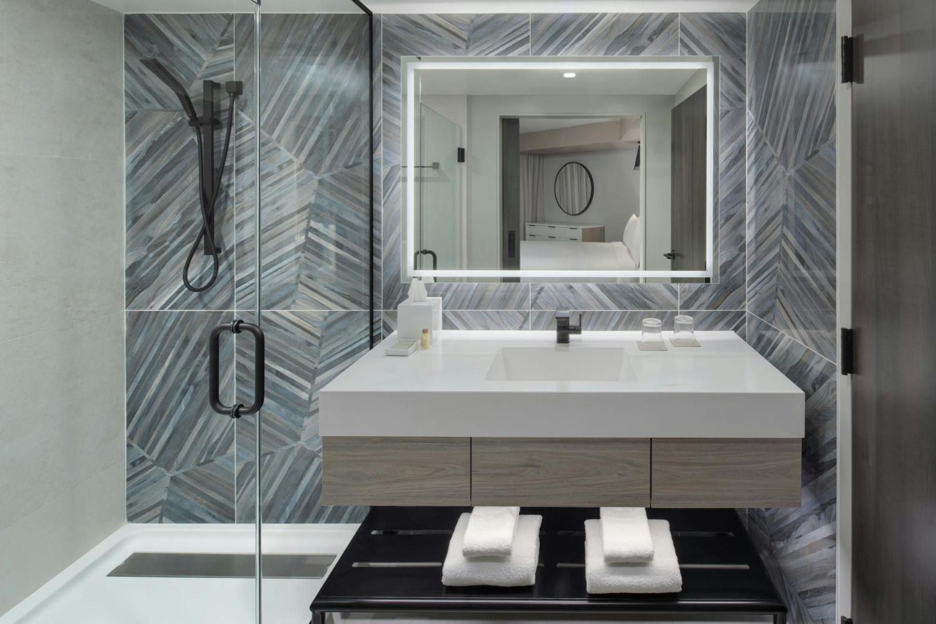 Renaissance Daytona Beach Oceanfront Hotel Standard King Room 3