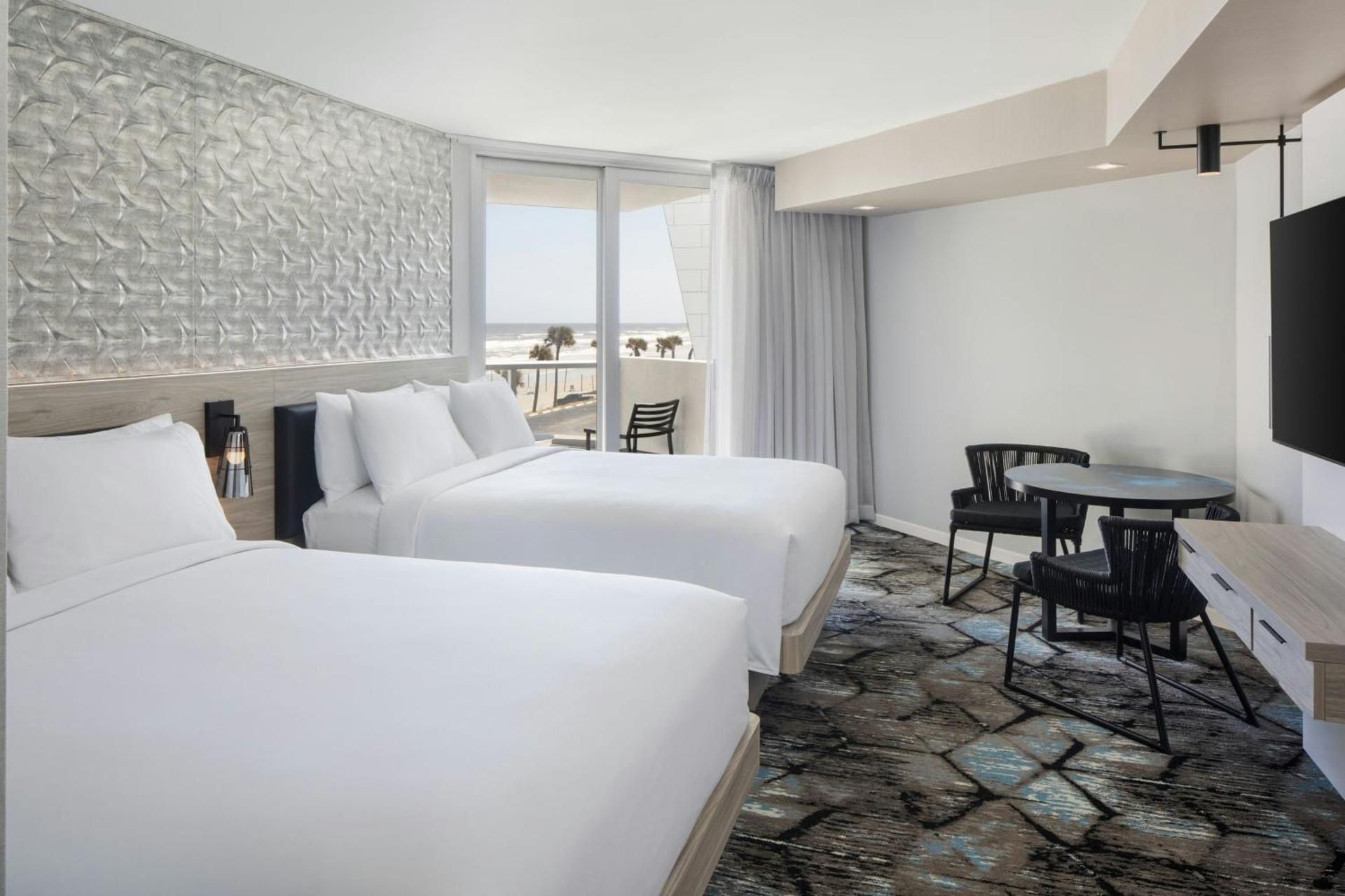 Queen Room with Ocean View - High Floor