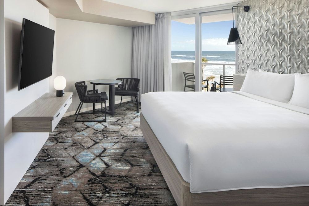 Renaissance Daytona Beach Oceanfront Hotel Room, 1 King Bed, Balcony (View) 2