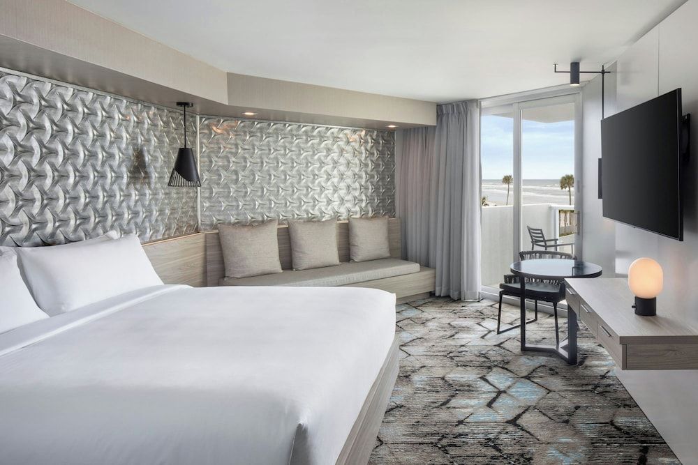 Renaissance Daytona Beach Oceanfront Hotel Room, 1 King Bed, Balcony (View)