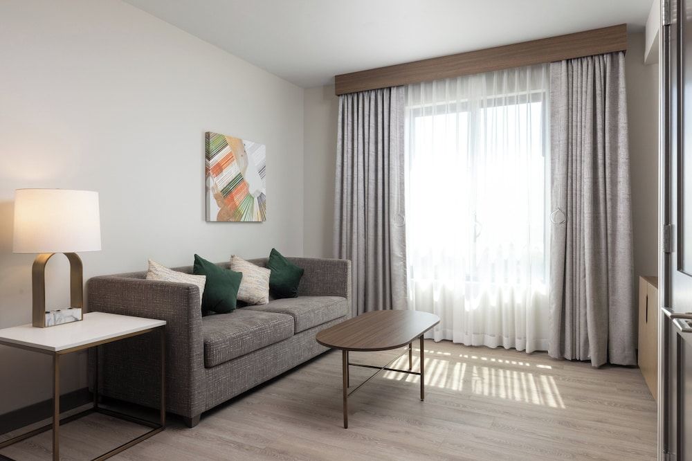 Suite, 1 Bedroom, Roll-in Shower (Communications, Mobility)
