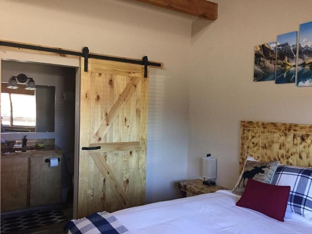 Ponderosa Inn Double Room, Ensuite (2 - Mountain Home) 2