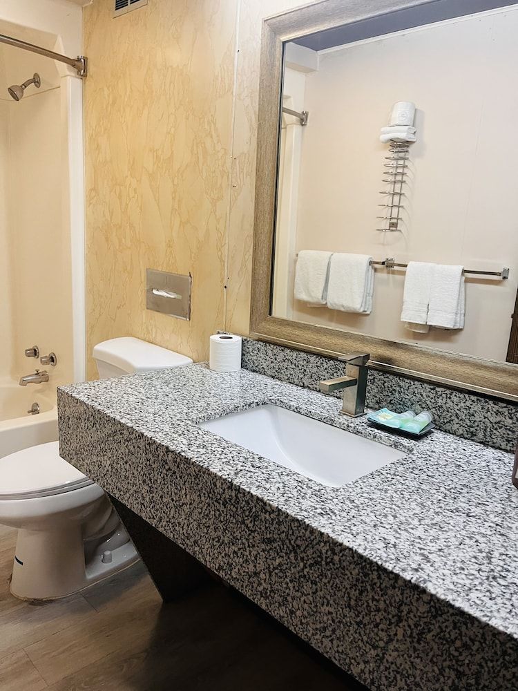 Mountain Inn Standard Double Room 6