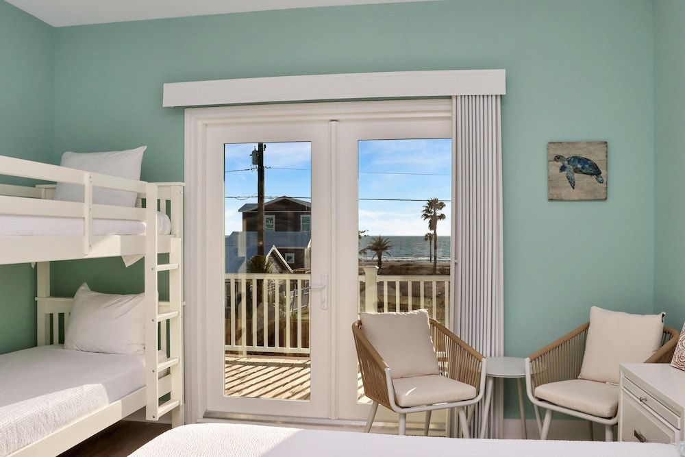House, Multiple Beds (Casa Linda)