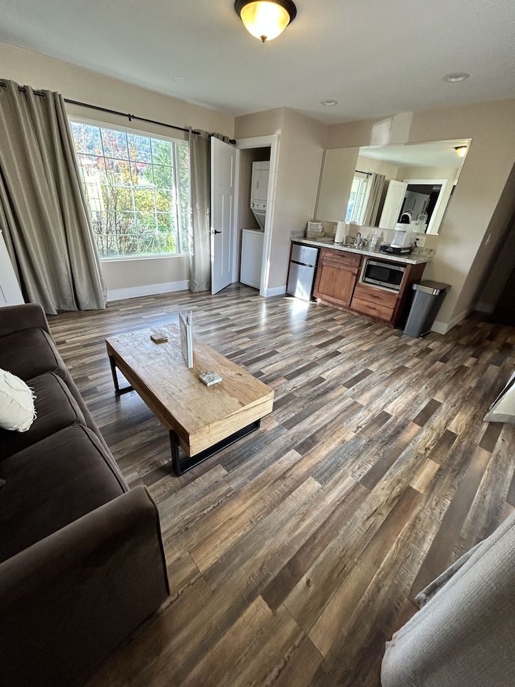 The Rellik House and Winery Deluxe Suite 4