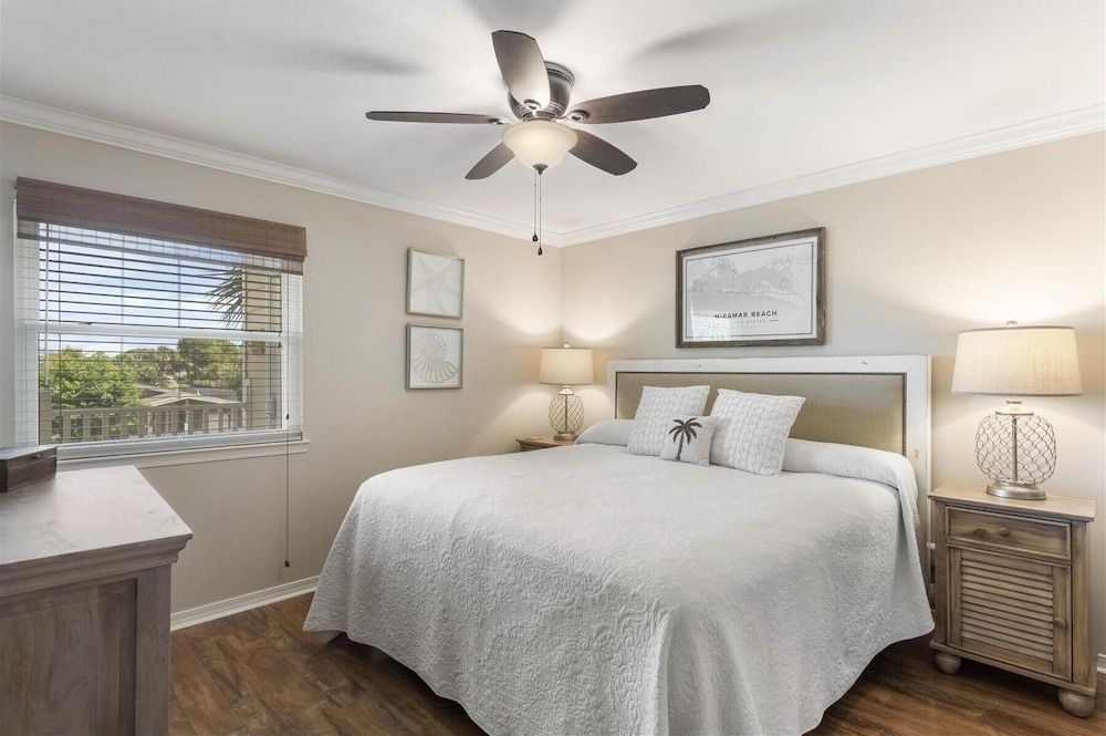 Condo, Multiple Beds (8 G Two Bedroom Condo)