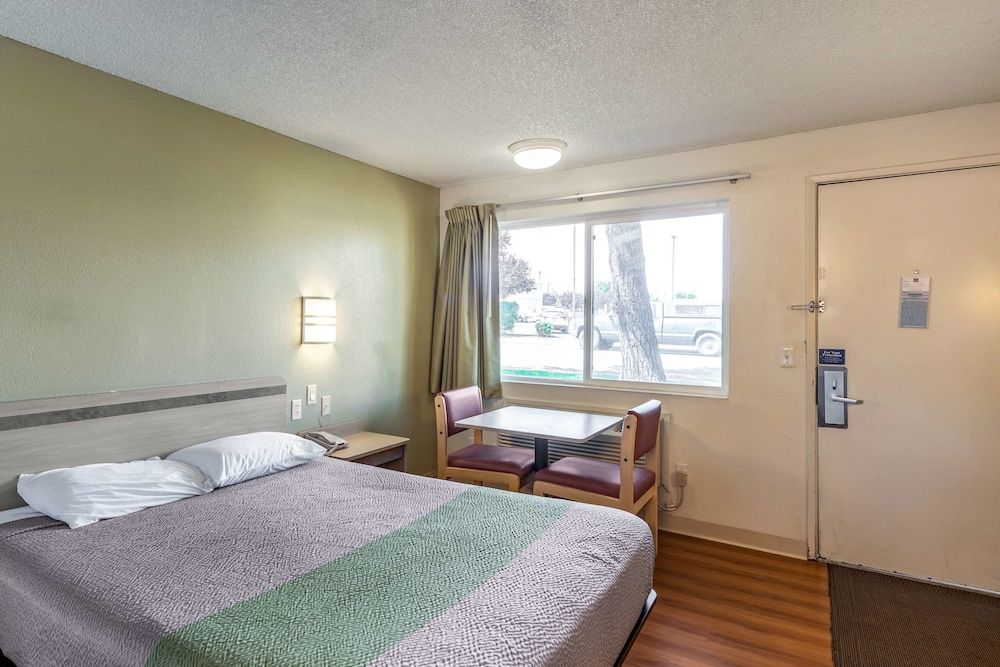 Motel 6 Clarkston, WA Standard Room, 1 Queen Bed, Non Smoking 3