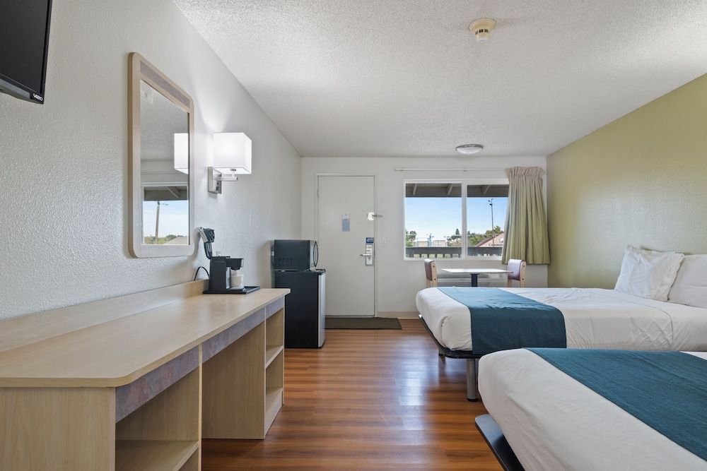 Motel 6 Clarkston, WA Standard Room, 2 Queen Beds, Non Smoking 7