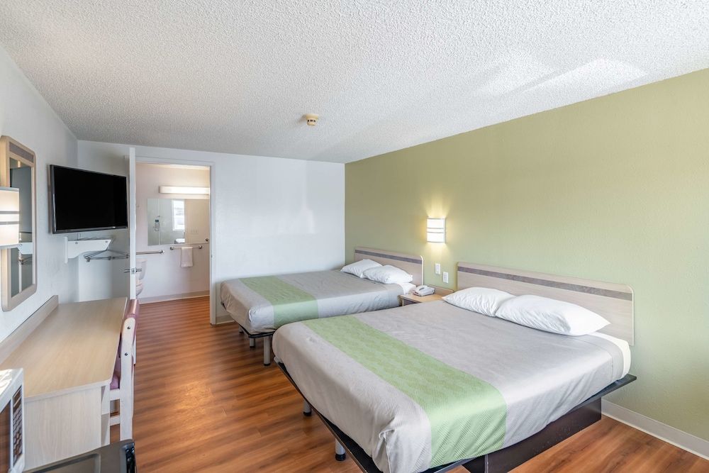 Motel 6 Clarkston, WA Standard Room, 2 Queen Beds, Non Smoking 5