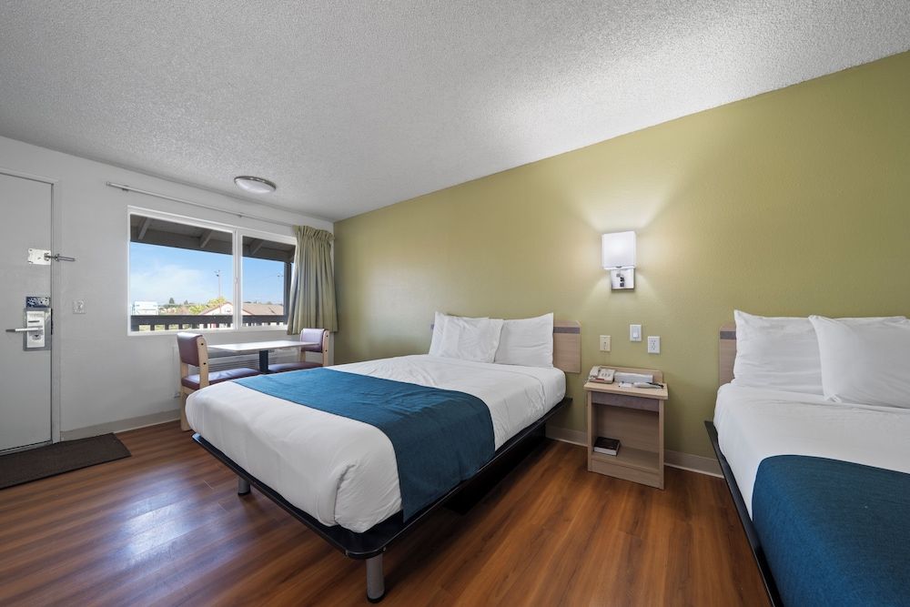 Motel 6 Clarkston, WA Standard Room, 2 Queen Beds, Non Smoking 9