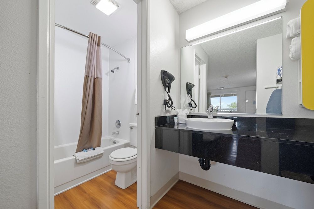 Motel 6 Clarkston, WA Standard Room, 2 Queen Beds, Non Smoking 14