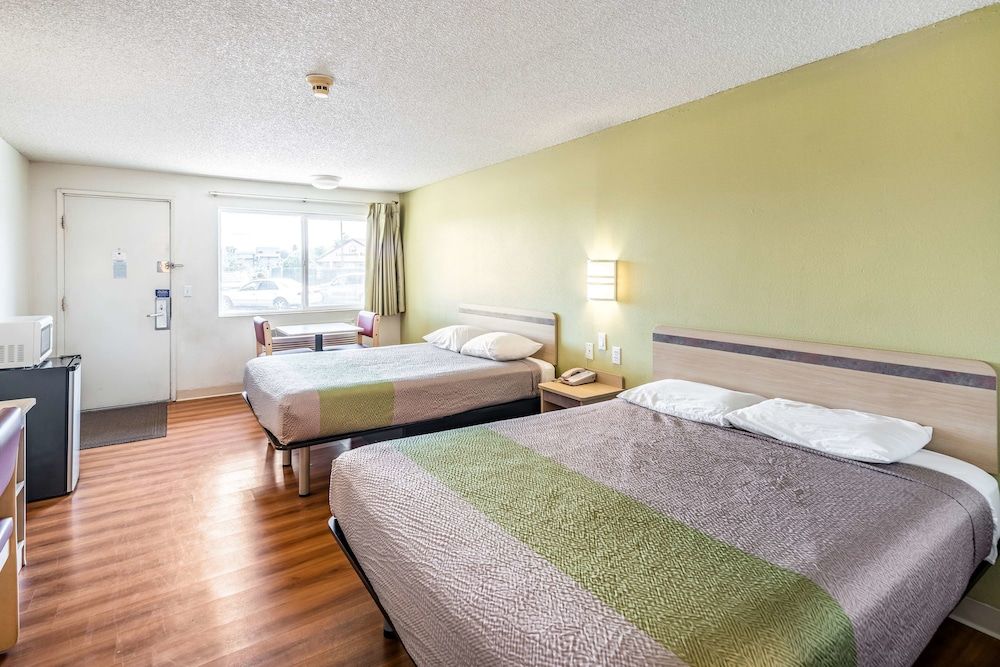 Motel 6 Clarkston, WA Standard Room, 2 Queen Beds, Non Smoking 4