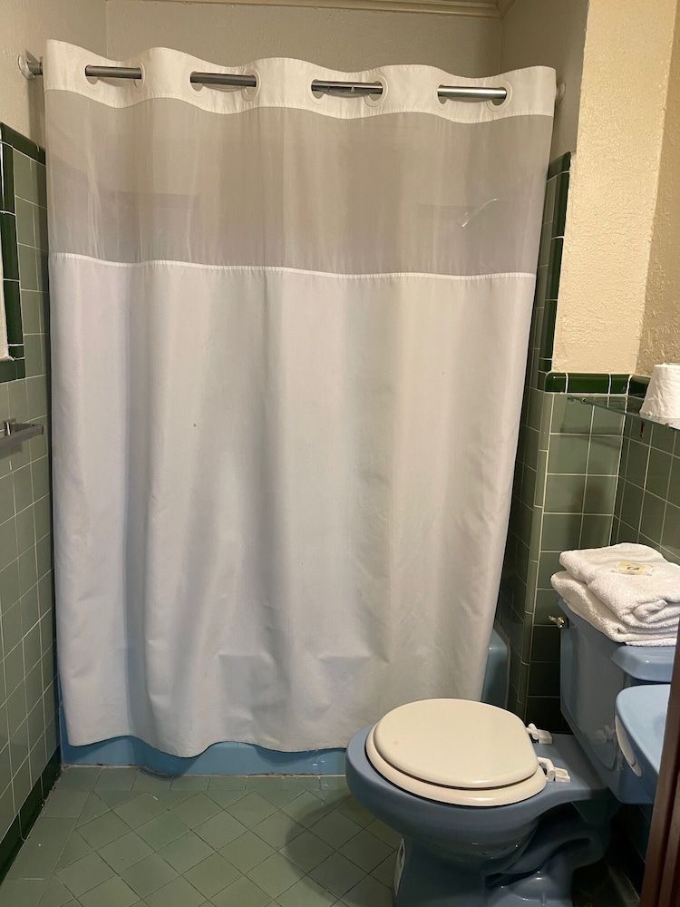 Cielito Lindo Motel Double bed 2