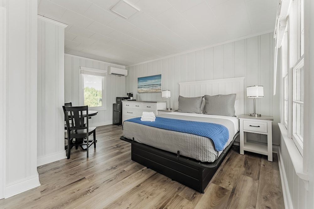 Mia's Boutique Hotel Ocean Side room, 1 Queen bed, Steps from the beach