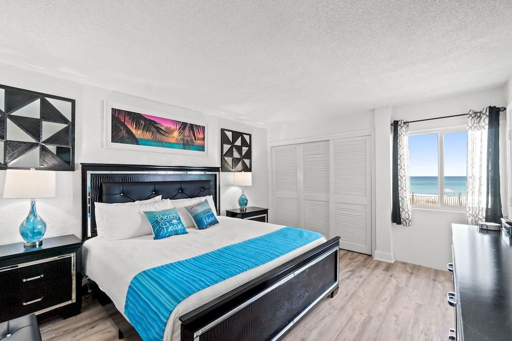 Condo, 2 Bedrooms
