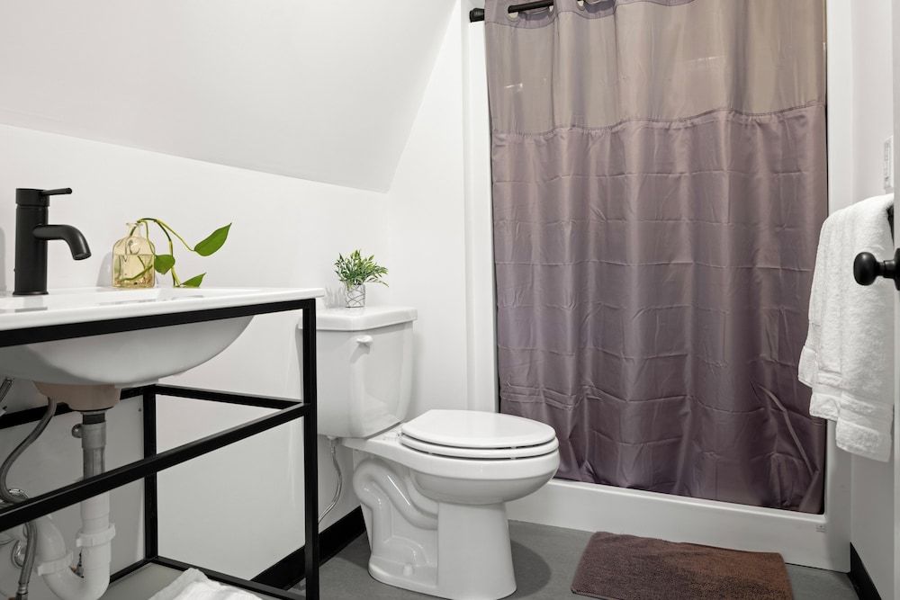 Wrong Way River Lodge & Cabins Standard Cabin 3