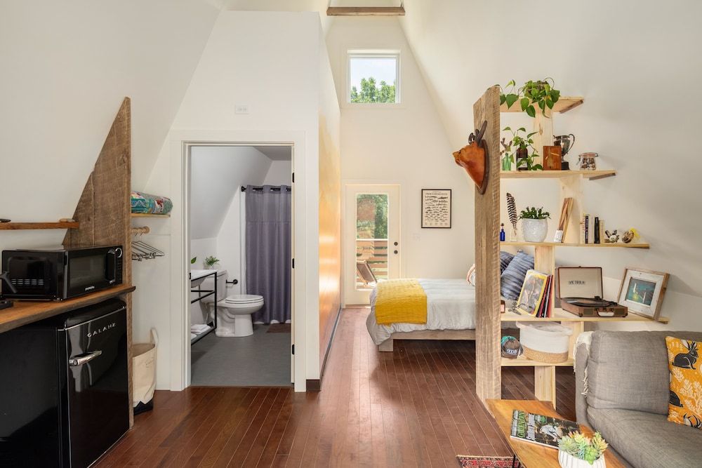 Wrong Way River Lodge & Cabins Standard Cabin 5