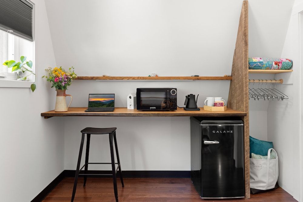 Wrong Way River Lodge & Cabins Standard Cabin 4