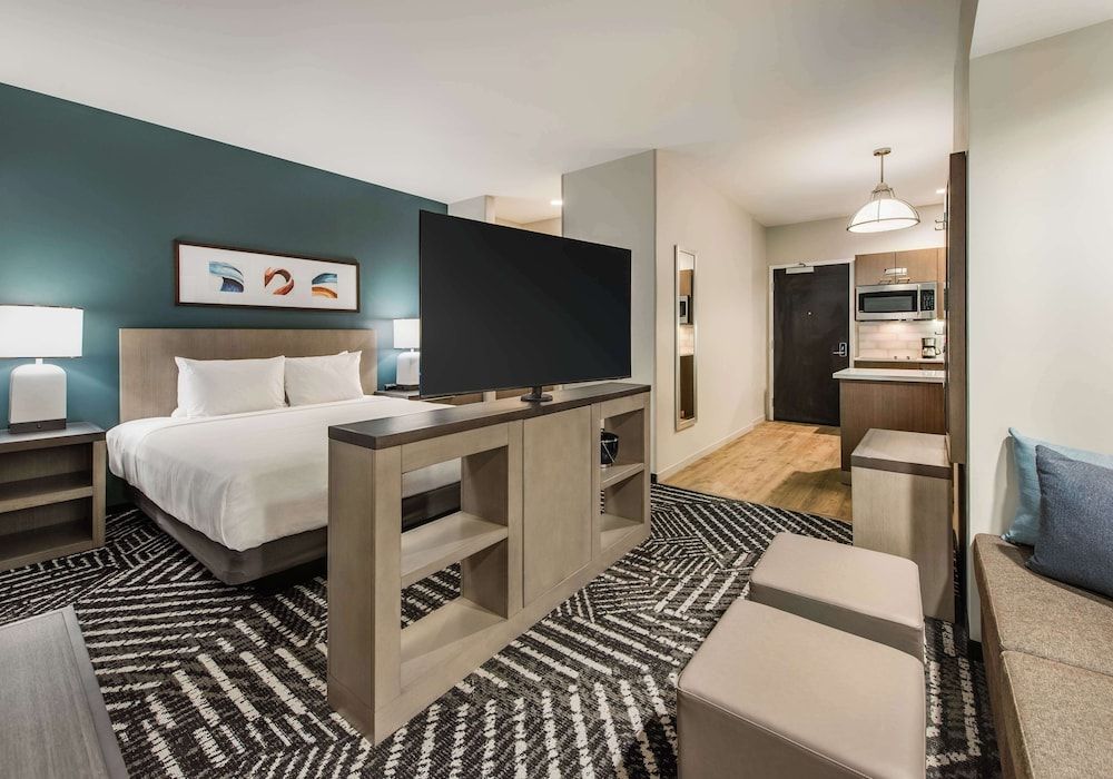 Studio, 1 King Bed with Sofa bed, Kitchen