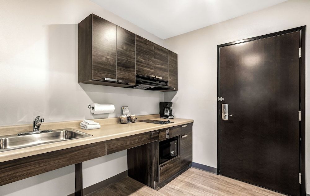 My Place Hotel-Savannah Airport-Pooler Room, 1 Queen Bed, Accessible (Hearing Impaired, Roll-In Shower) 7