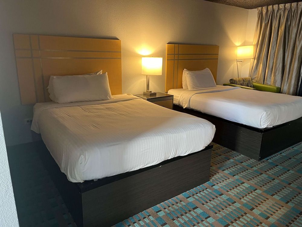 Deluxe Room, 2 Queen Beds, Non Smoking, Refrigerator & Microwave