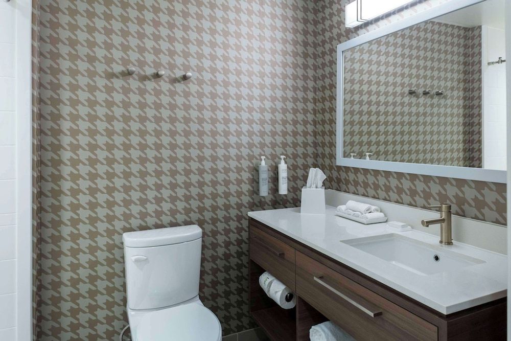 Home2 Suites Lynchburg Studio, 2 Queen Beds, Accessible (Hearing) 5